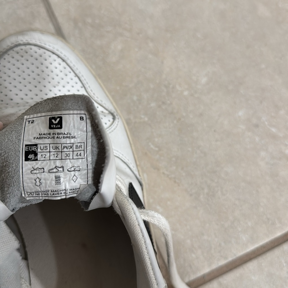 Men’s Veja V-10 sneaker - Picture 6 of 7
